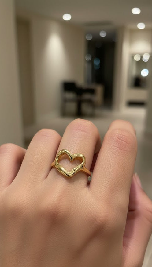 Snazzy Love-Link Ring R5