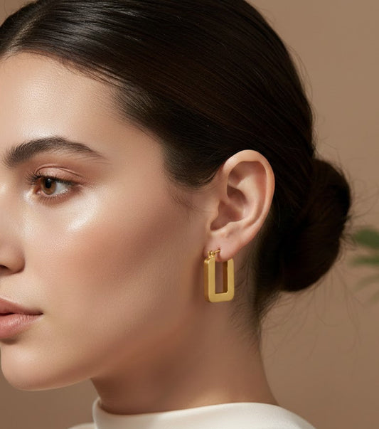Snazzy Minimalist Geometric Gold Hoops E2