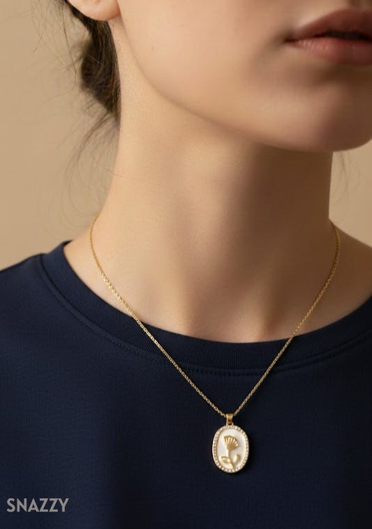 Snazzy Vintage Rose Necklace/Chain N1